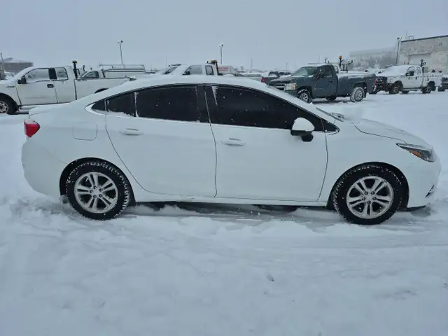 2018 Chevrolet Cruze - Photo 6