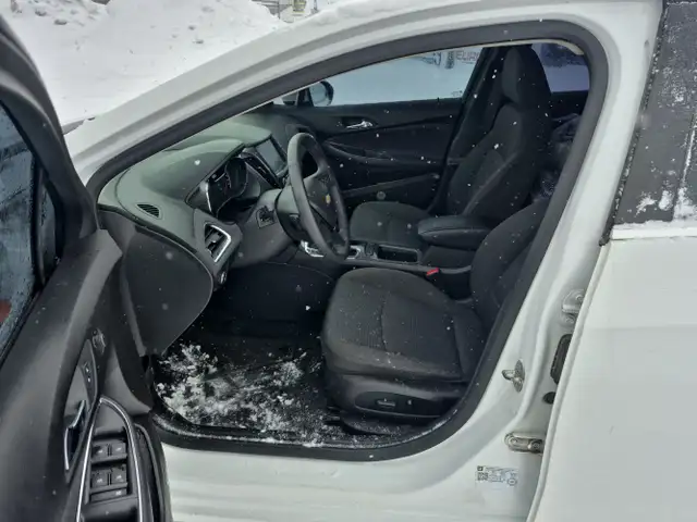 2018 Chevrolet Cruze - Photo 13