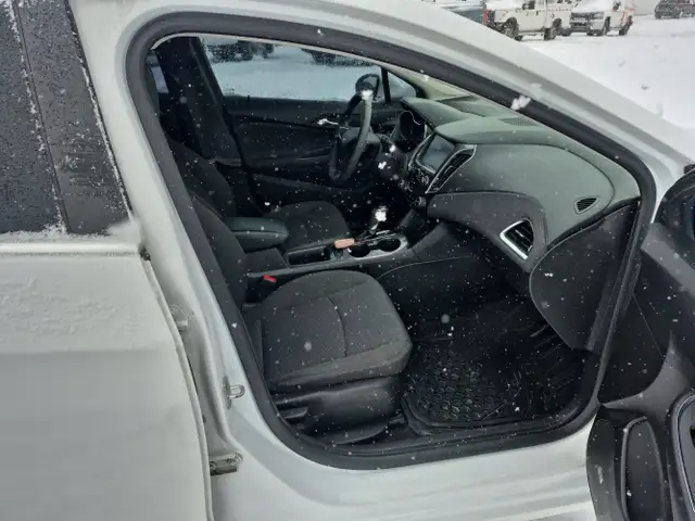 2018 Chevrolet Cruze - Photo 26