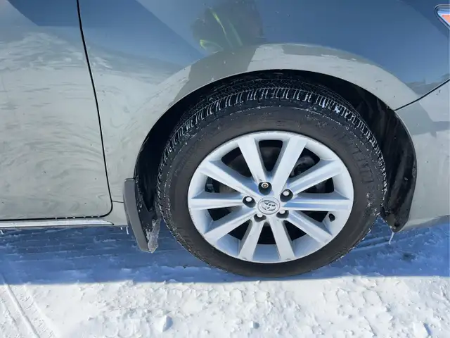 2012 Toyota Camry - Photo 10