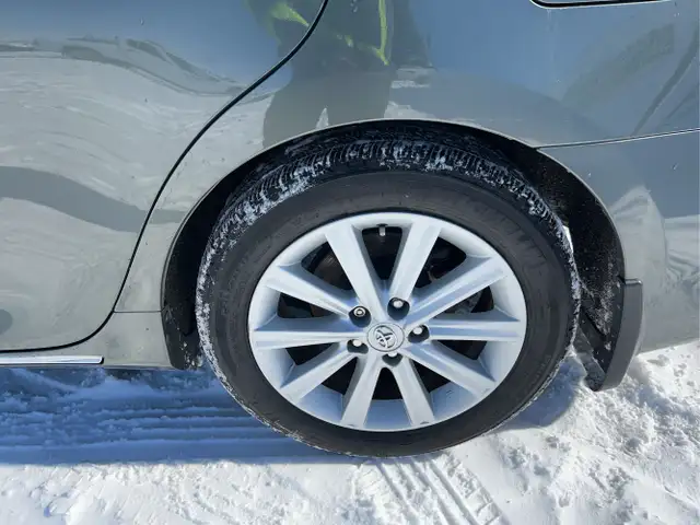 2012 Toyota Camry - Photo 12