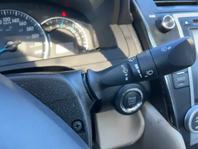 2012 Toyota Camry - Photo 21