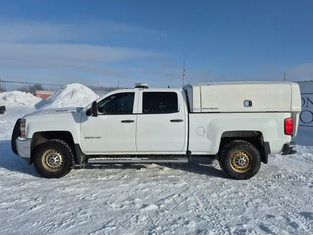 2019 Chevrolet Silverado 2500HD - Photo 2