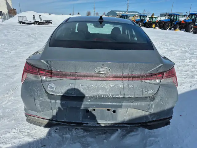 2022 Hyundai ELANTRA Hybrid - Photo 4
