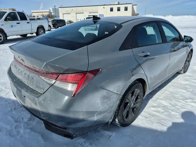 2022 Hyundai ELANTRA Hybrid - Photo 5