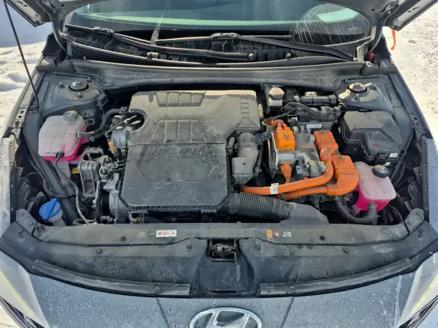 2022 Hyundai ELANTRA Hybrid - Photo 11