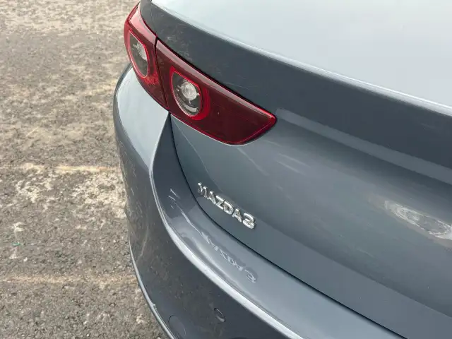 2023 Mazda MAZDA3 GT Auto FWD ONE OWNER - Photo 17