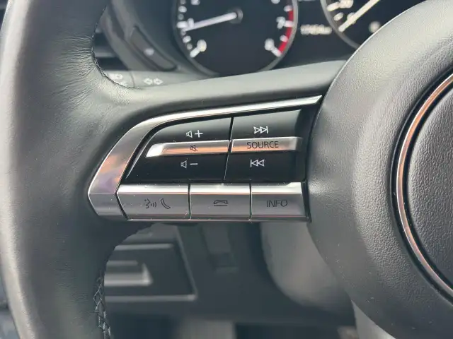2023 Mazda MAZDA3 GT Auto FWD ONE OWNER - Photo 22