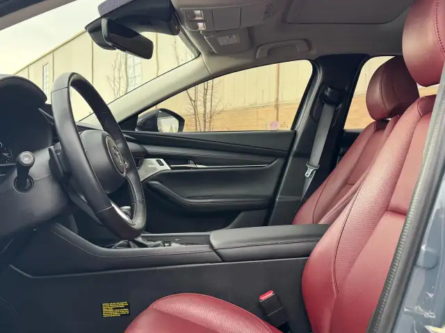 2023 Mazda MAZDA3 GT Auto FWD ONE OWNER - Photo 29