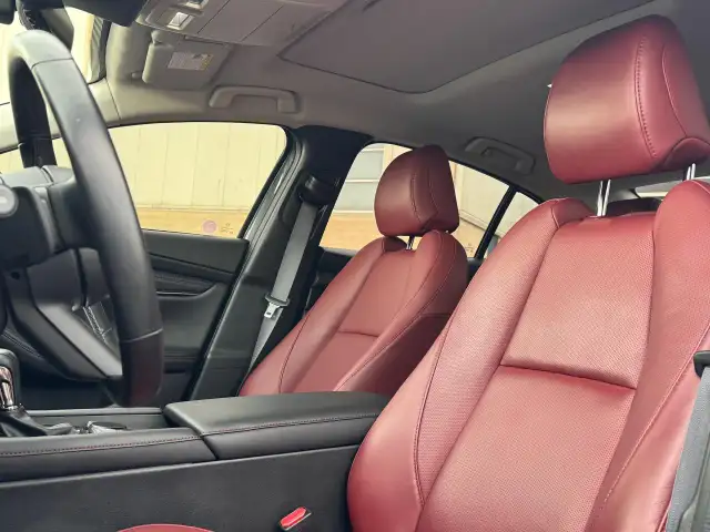 2023 Mazda MAZDA3 GT Auto FWD ONE OWNER - Photo 30