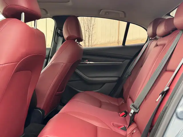 2023 Mazda MAZDA3 GT Auto FWD ONE OWNER - Photo 31