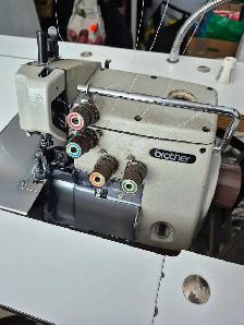 Couturière pour vos réparations, alterations - Photo 2