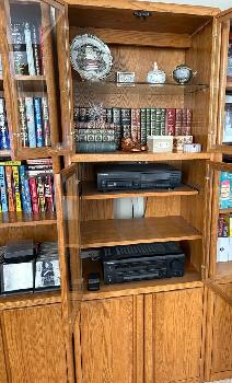 Solid wood wall unit/bookshelf&nbsp.