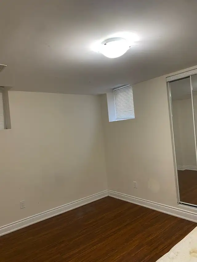 Basement room for rent - Photo 2