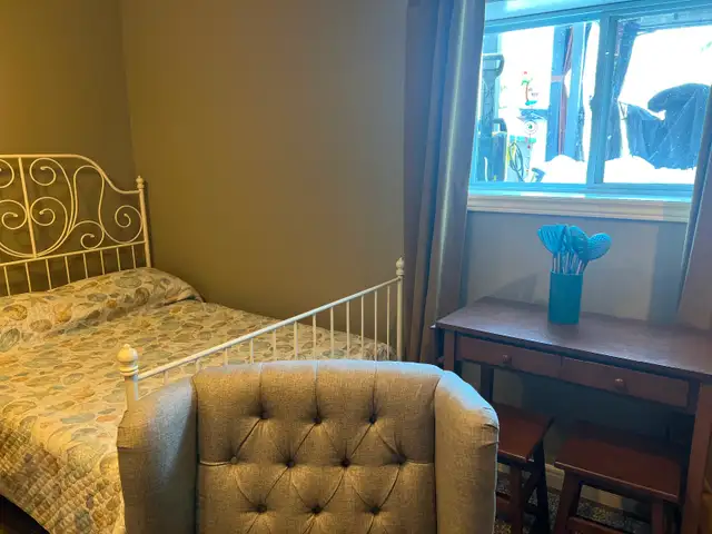 Shutdown Workers Dream! Private Bath   Kitchenette - Photo 2