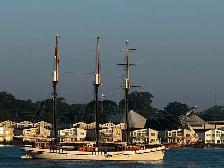 Shutdown Workers Dream! Private Bath   Kitchenette - Photo 9