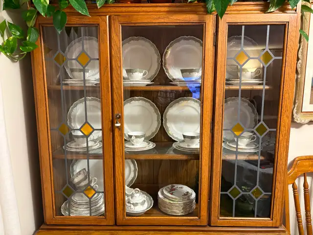 Fontainebleau China Set - Photo 6