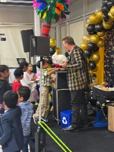 Face painting, balloon twisting, Cotton candy, Magic show and… - Photo 6