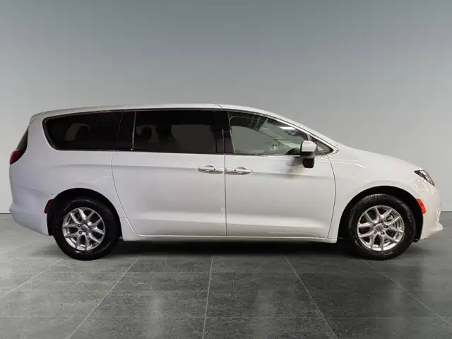 2022 Chrysler Grand Caravan SXT - Photo 8