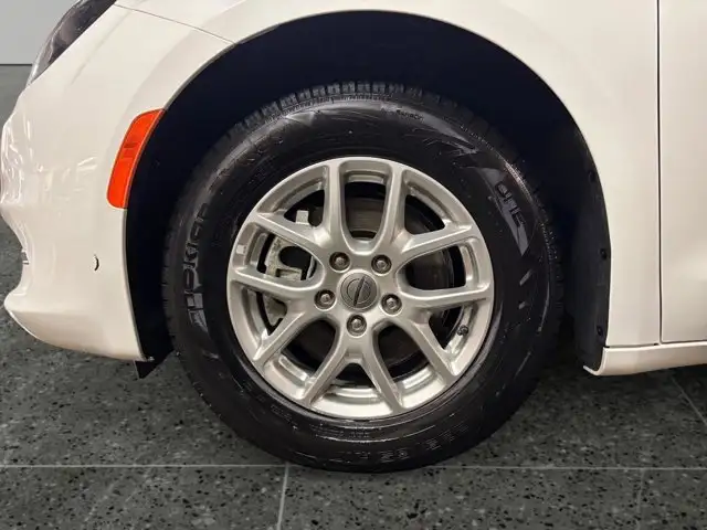 2022 Chrysler Grand Caravan SXT - Photo 11