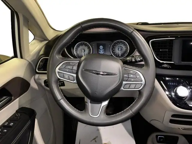 2022 Chrysler Grand Caravan SXT - Photo 14
