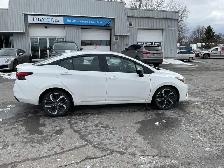 2024 Nissan Versa SR - Photo 2