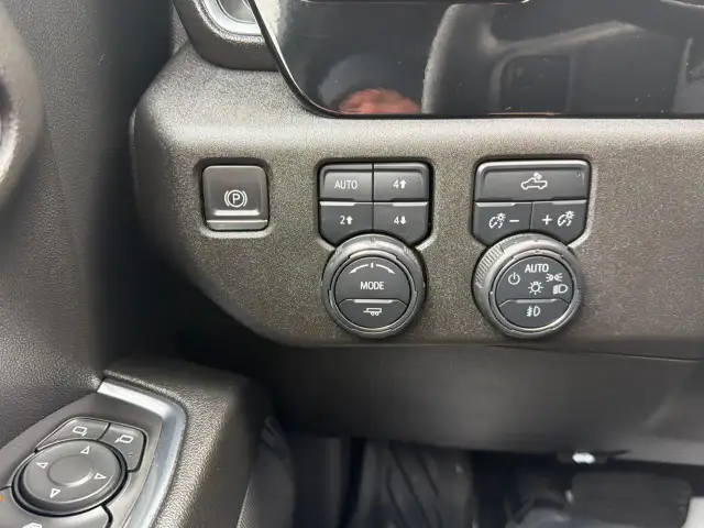 2024 Chevrolet Silverado 1500 RST One Owner, Low % Rates Avai... - Photo 10