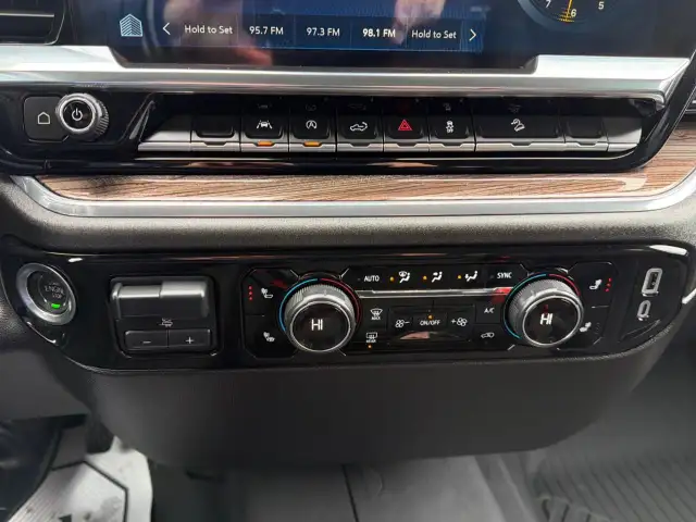 2024 Chevrolet Silverado 1500 RST One Owner, Low % Rates Avai... - Photo 11