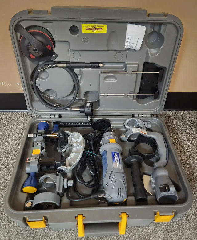 Mastercraft Corded Spin Saw 54-8205-8 Complete in Case