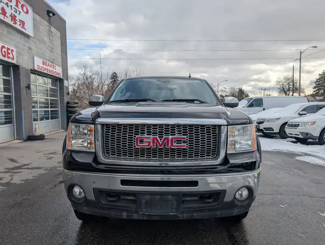 2011 GMC Sierra 1500 SLE • Well Maintained - Photo 2