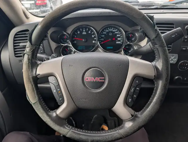 2011 GMC Sierra 1500 SLE • Well Maintained - Photo 12