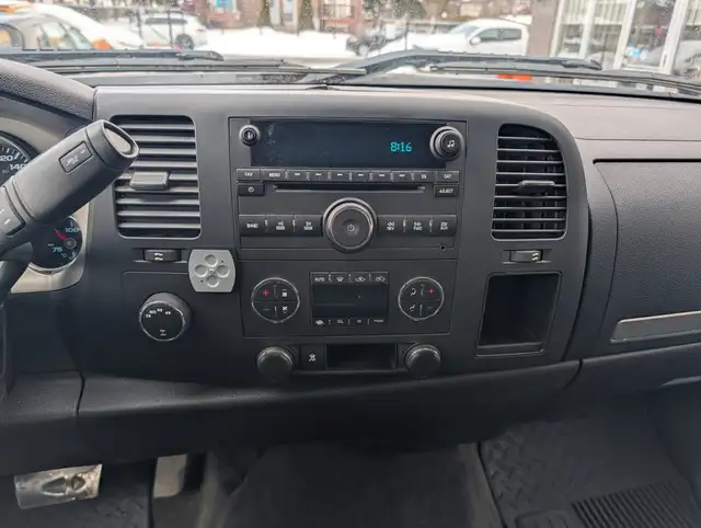 2011 GMC Sierra 1500 SLE • Well Maintained - Photo 13