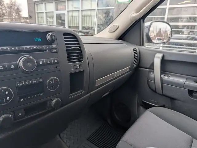 2011 GMC Sierra 1500 SLE • Well Maintained - Photo 14