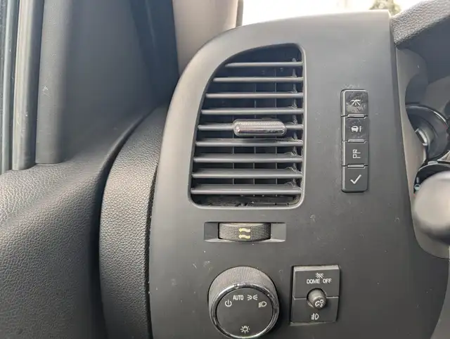 2011 GMC Sierra 1500 SLE • Well Maintained - Photo 15