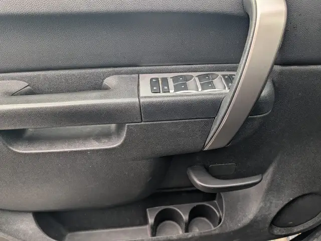 2011 GMC Sierra 1500 SLE • Well Maintained - Photo 16