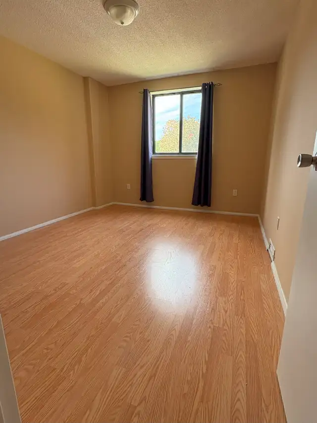 EXCLUSIVE!  RARE! ALL INCLUSIVE 1 BEDROOM FOR RENT IN WHITBY. - Photo 8