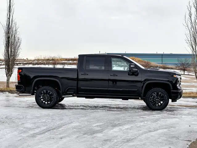 2026 Chevrolet Silverado 3500HD High Country - Photo 14