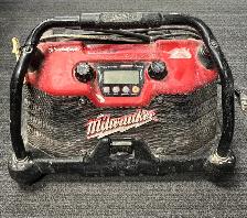 MILWAUKEE  JOB-SITE-RADIO  MODEL: 49-24-0280