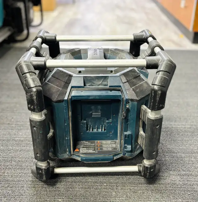 Bosch PB360C Power Box Jobsite AM/FM Radio - Photo 2