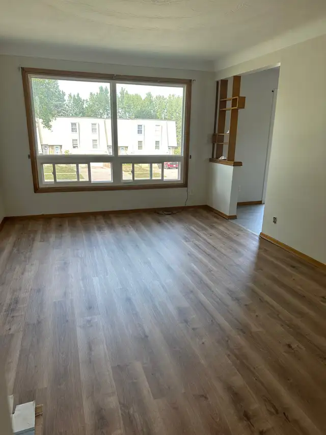 2 Bedroom April 1 - Photo 5