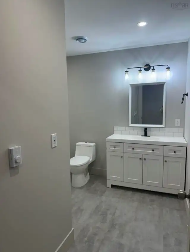 Modern 3 Bedroom 2 bath semi detached home near Greenwood NS - Photo 2