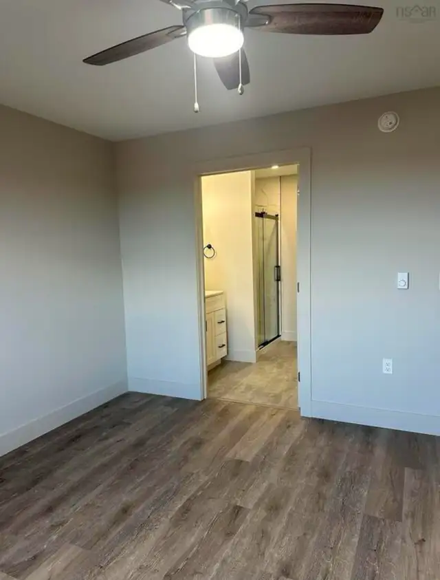 Modern 3 Bedroom 2 bath semi detached home near Greenwood NS - Photo 5