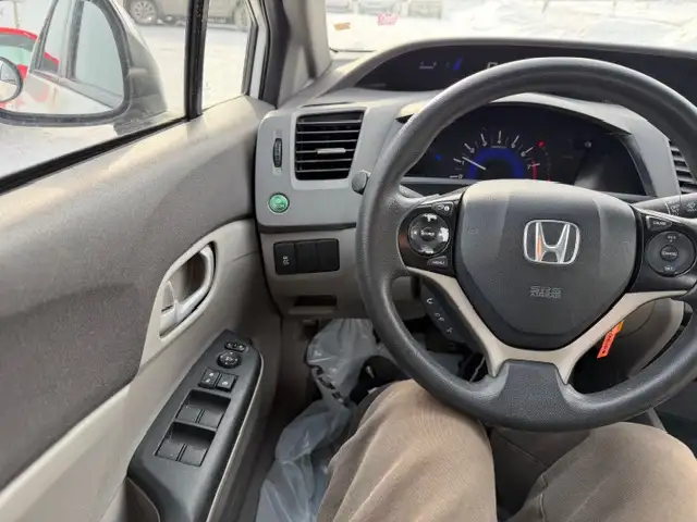2012 Honda Civic Sdn LX Brand New Safety Private Sale only139km - Photo 10