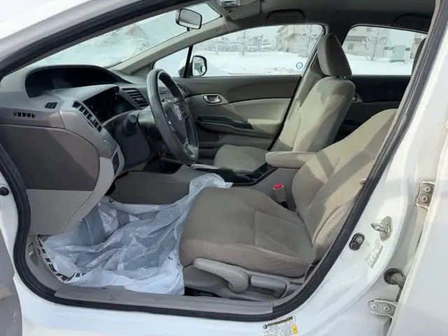 2012 Honda Civic Sdn LX Brand New Safety Private Sale only139km - Photo 12