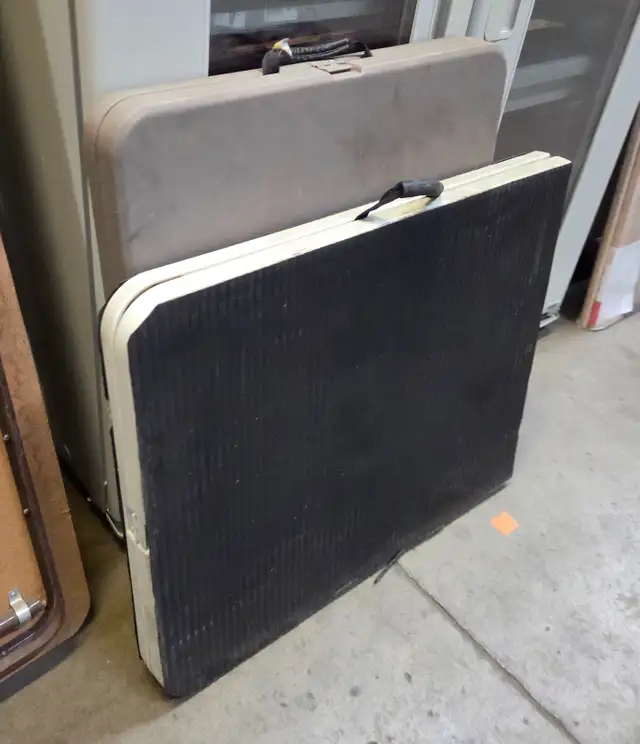 Group of Fold Up Tables - Various Sizes - Photo 2