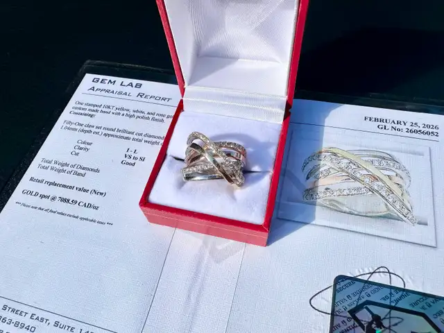 #773 - 10kt Tri Colour Gold, 1.00 Carat Diamond Ring, Size 7 1/2 - Photo 2