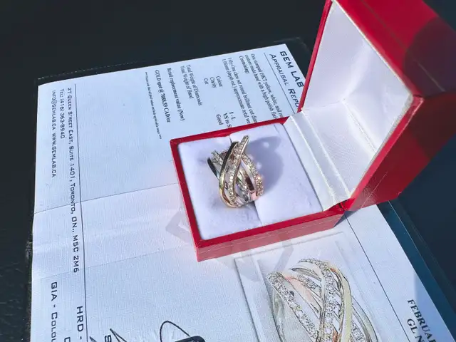 #773 - 10kt Tri Colour Gold, 1.00 Carat Diamond Ring, Size 7 1/2 - Photo 5