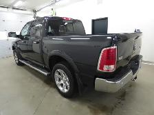 2017 RAM 1500 LARAMIE CREW CAB ECODIESEL 4WD, TOIT CUIR, NAVI!! - Photo 2