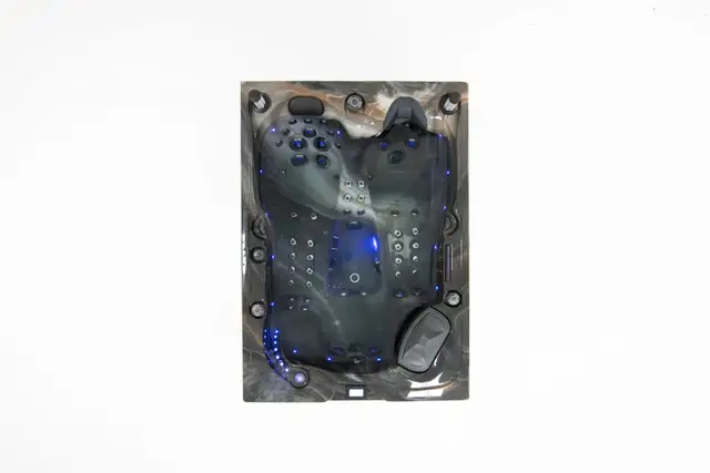 3 Seat Therapy Hot Tub - Photo 4