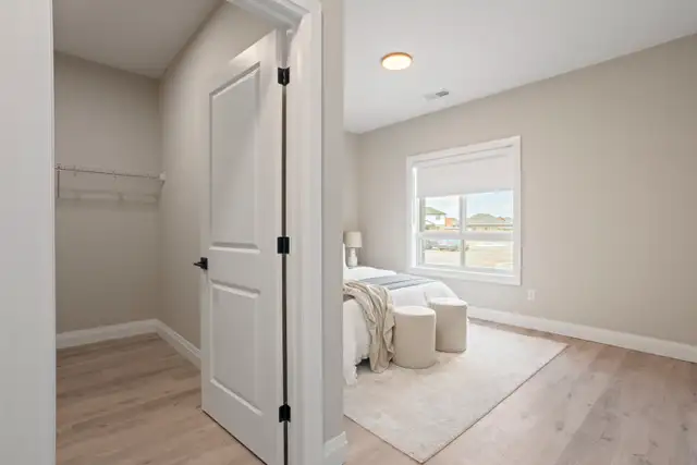 2 Bed Unit Available In Lucan Ontario - Photo 6